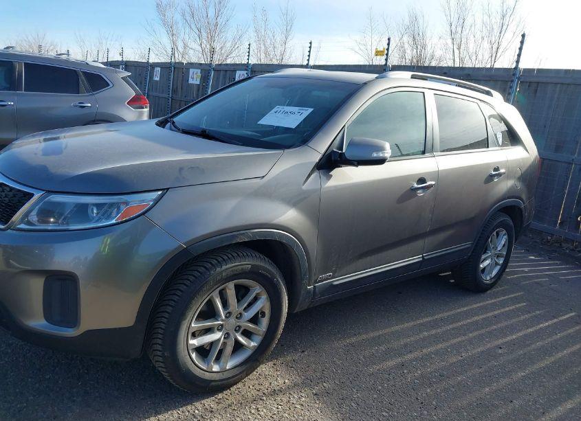 Photo 14 of 2015 Kia Sorento LX V6 (VIN 5XYKTDA75FG605380)