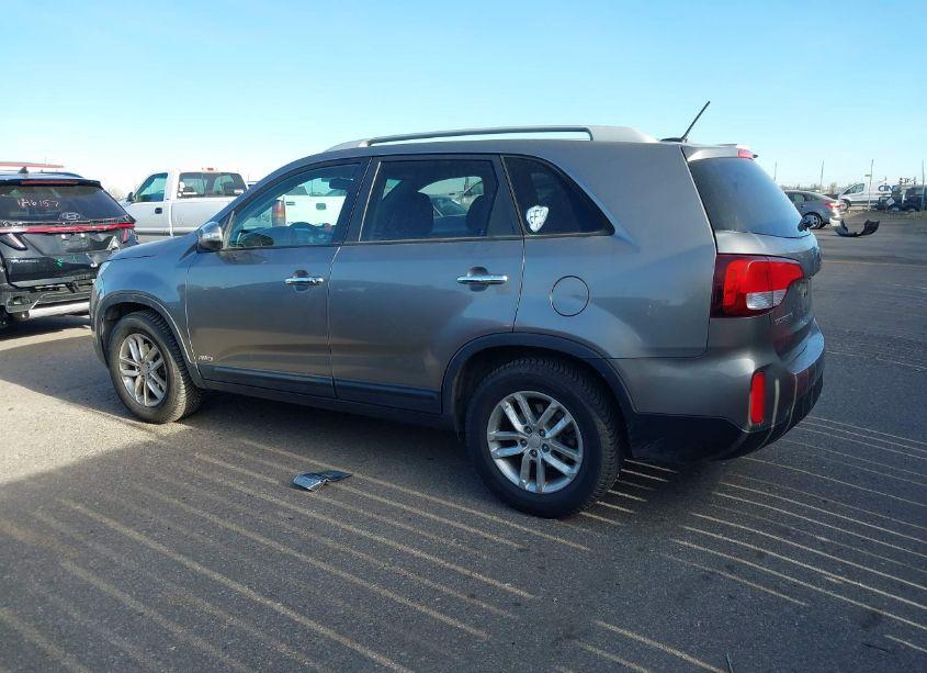 Photo 3 of 2015 Kia Sorento LX V6 (VIN 5XYKTDA75FG605380)