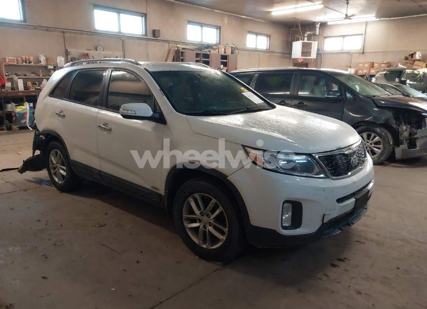 2015 Kia Sorento LX V6 (VIN 5XYKTDA76FG568887) main photo