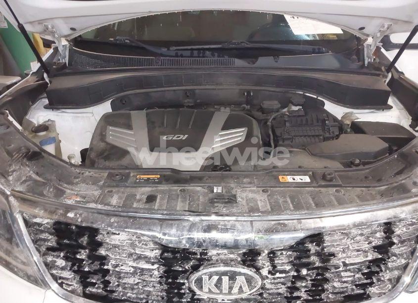 Photo 10 of 2015 Kia Sorento LX V6 (VIN 5XYKTDA76FG568887)