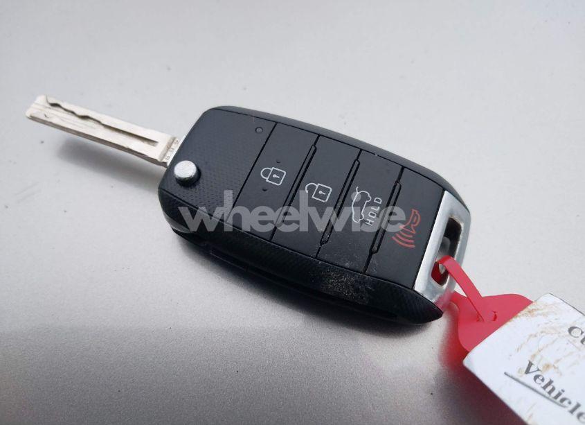 Photo 11 of 2015 Kia Sorento LX V6 (VIN 5XYKTDA76FG648237)