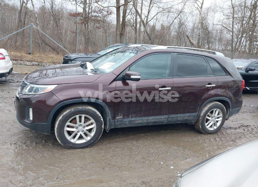 Photo 14 of 2015 Kia Sorento LX V6 (VIN 5XYKTDA76FG648237)