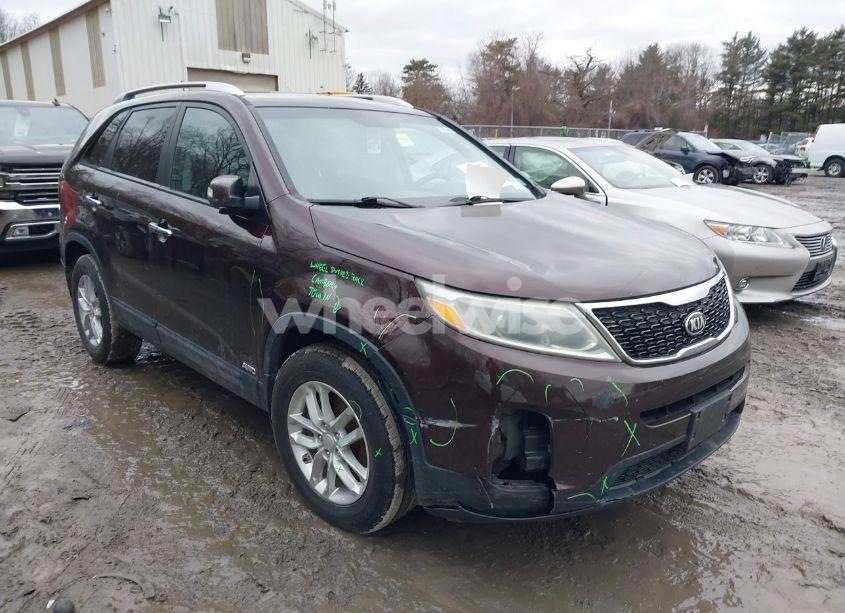 Photo 6 of 2015 Kia Sorento LX V6 (VIN 5XYKTDA76FG648237)