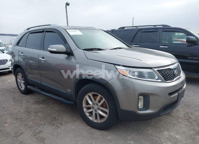 2014 Kia Sorento LX V6 (VIN 5XYKTDA77EG462334) main photo