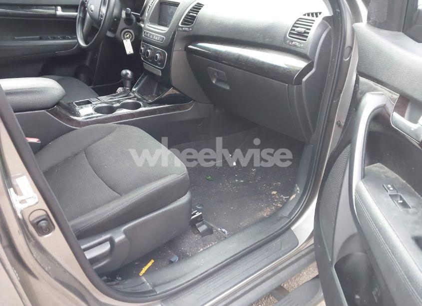 Photo 5 of 2014 Kia Sorento LX V6 (VIN 5XYKTDA77EG462334)