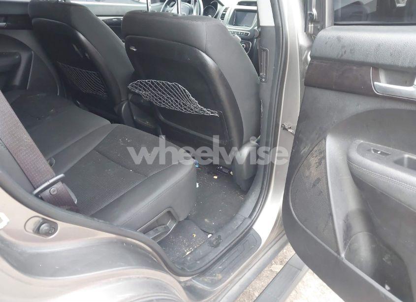 Photo 8 of 2014 Kia Sorento LX V6 (VIN 5XYKTDA77EG462334)