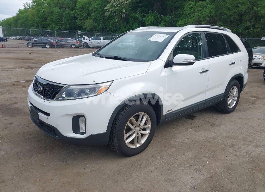 Photo 2 of 2014 Kia Sorento LX V6 (VIN 5XYKTDA78EG445686)