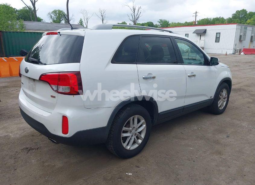 Photo 4 of 2014 Kia Sorento LX V6 (VIN 5XYKTDA78EG445686)