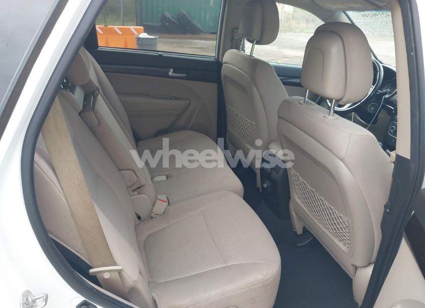 Photo 8 of 2014 Kia Sorento LX V6 (VIN 5XYKTDA78EG445686)