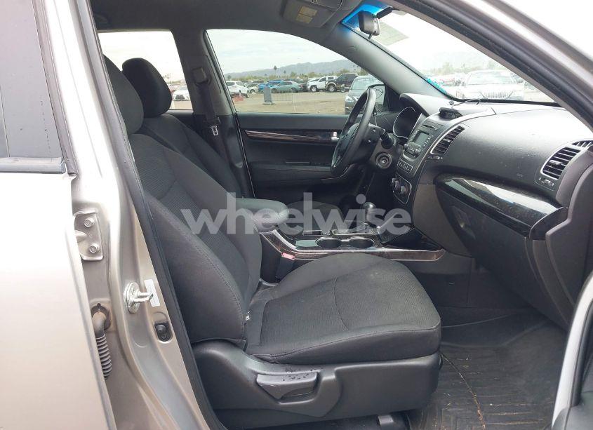 Photo 5 of 2014 Kia Sorento LX V6 (VIN 5XYKTDA78EG462214)