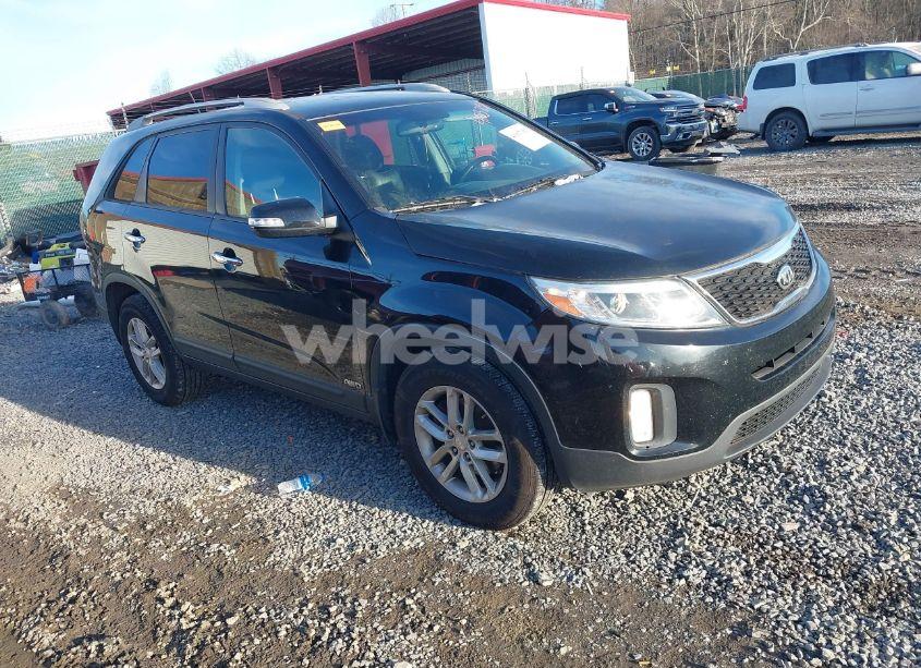 2015 Kia Sorento LX V6 (VIN 5XYKTDA78FG601680) main photo