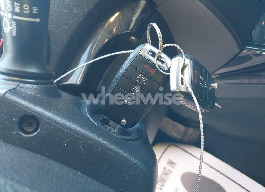 Photo 11 of 2015 Kia Sorento LX V6 (VIN 5XYKTDA78FG601680)