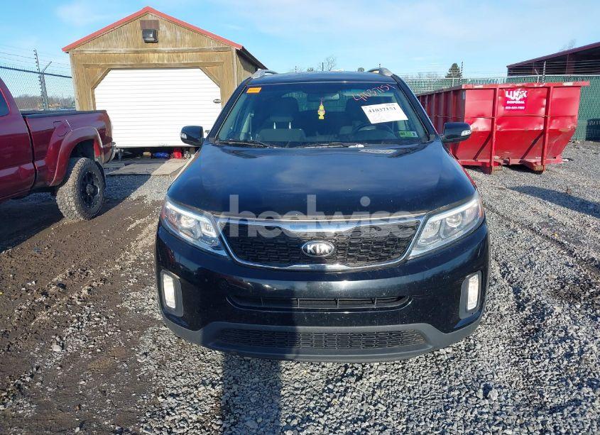 Photo 12 of 2015 Kia Sorento LX V6 (VIN 5XYKTDA78FG601680)