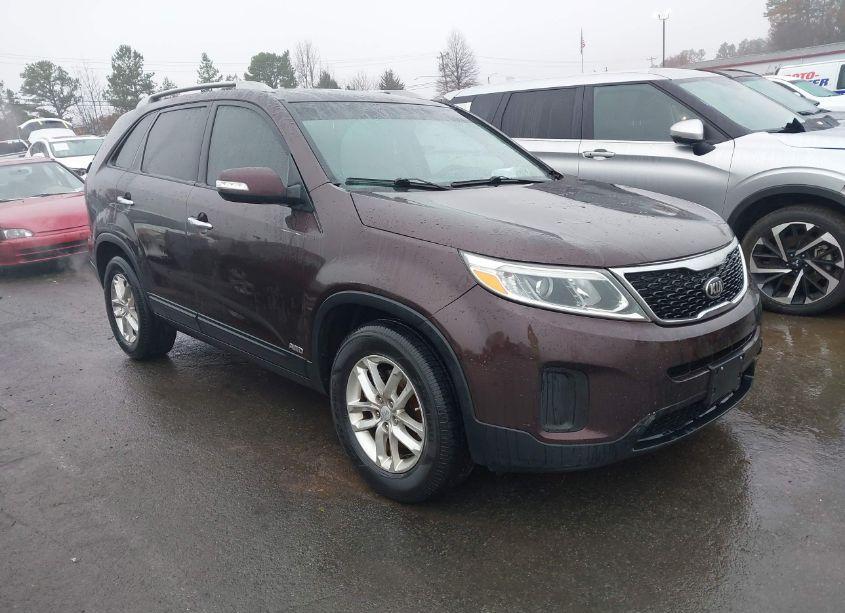 2015 Kia Sorento LX V6 (VIN 5XYKTDA79FG605205) main photo