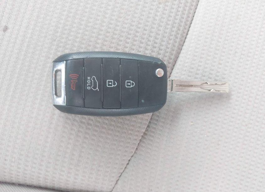 Photo 11 of 2015 Kia Sorento LX V6 (VIN 5XYKTDA79FG605205)