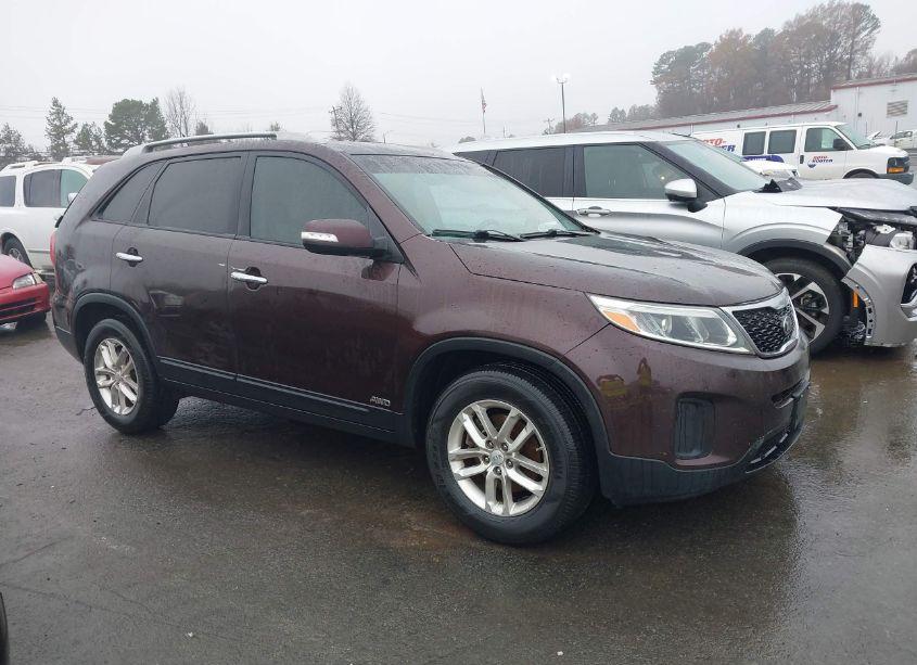 Photo 13 of 2015 Kia Sorento LX V6 (VIN 5XYKTDA79FG605205)