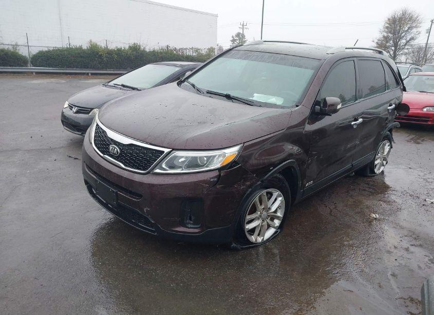 Photo 2 of 2015 Kia Sorento LX V6 (VIN 5XYKTDA79FG605205)