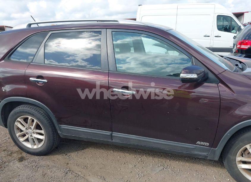 Photo 13 of 2015 Kia Sorento LX V6 (VIN 5XYKTDA79FG635935)