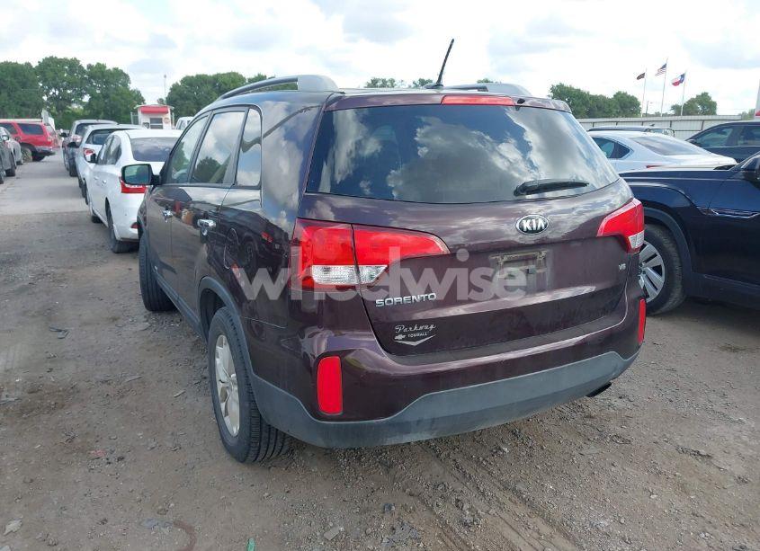 Photo 3 of 2015 Kia Sorento LX V6 (VIN 5XYKTDA79FG635935)