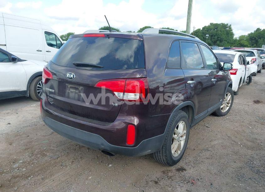 Photo 4 of 2015 Kia Sorento LX V6 (VIN 5XYKTDA79FG635935)