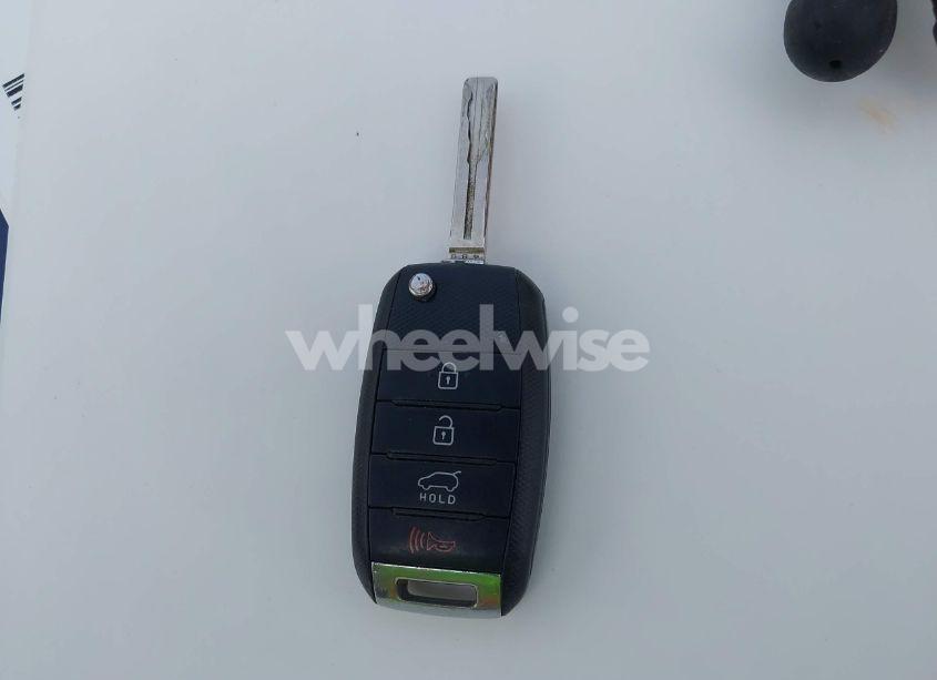 Photo 11 of 2015 Kia Sorento LX V6 (VIN 5XYKTDA7XFG604872)