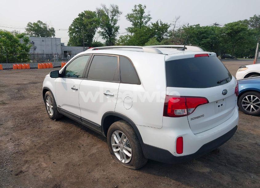 Photo 3 of 2015 Kia Sorento LX V6 (VIN 5XYKTDA7XFG604872)