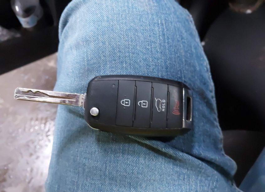 Photo 11 of 2015 Kia Sorento LX V6 (VIN 5XYKTDA7XFG609781)