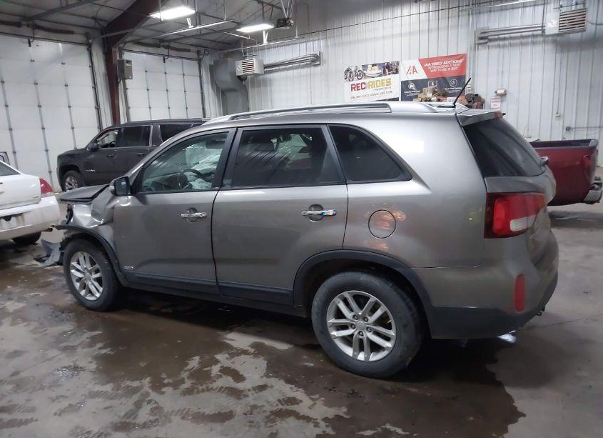 Photo 14 of 2015 Kia Sorento LX V6 (VIN 5XYKTDA7XFG609781)