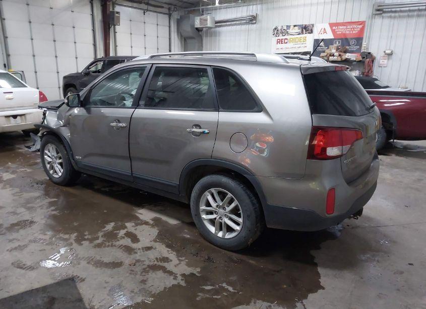 Photo 3 of 2015 Kia Sorento LX V6 (VIN 5XYKTDA7XFG609781)