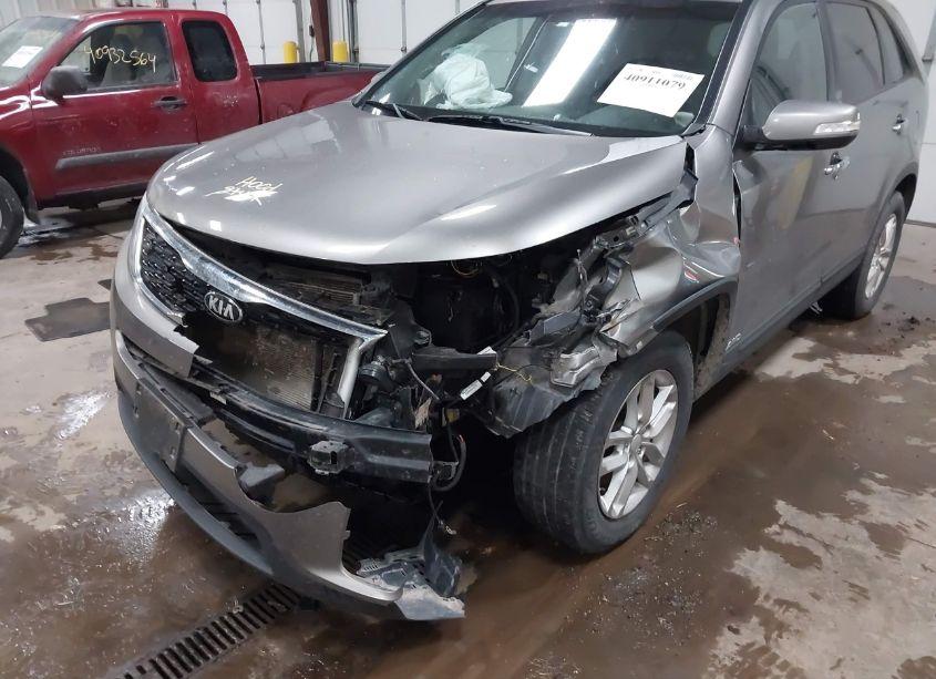 Photo 6 of 2015 Kia Sorento LX V6 (VIN 5XYKTDA7XFG609781)