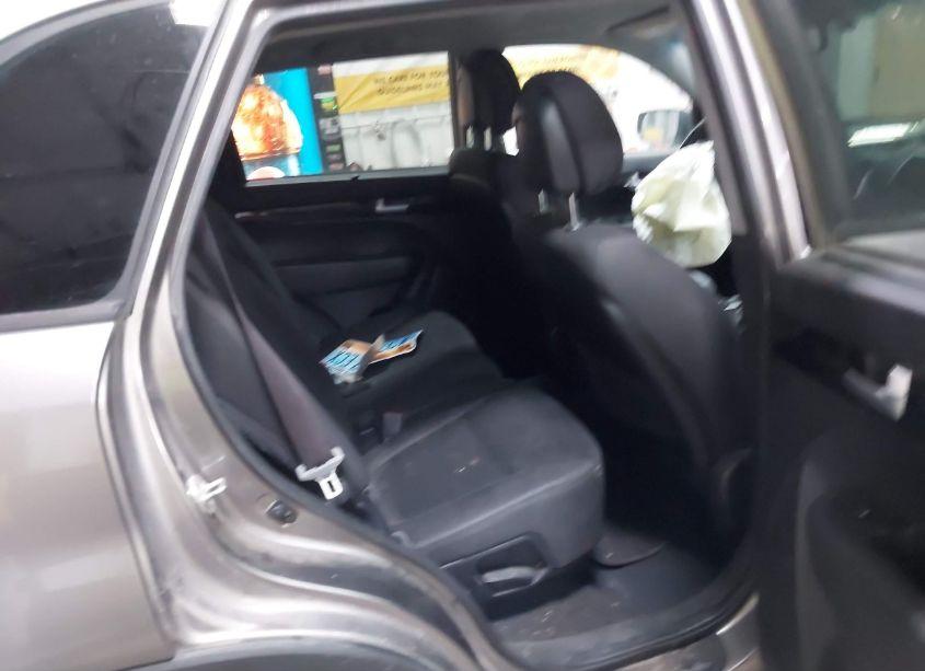 Photo 8 of 2015 Kia Sorento LX V6 (VIN 5XYKTDA7XFG609781)