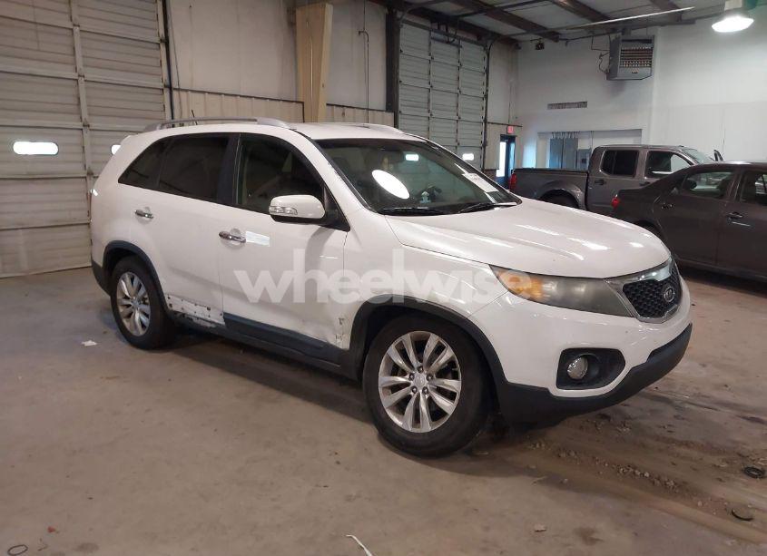 2011 Kia Sorento EX (VIN 5XYKU3A11BG008871) main photo