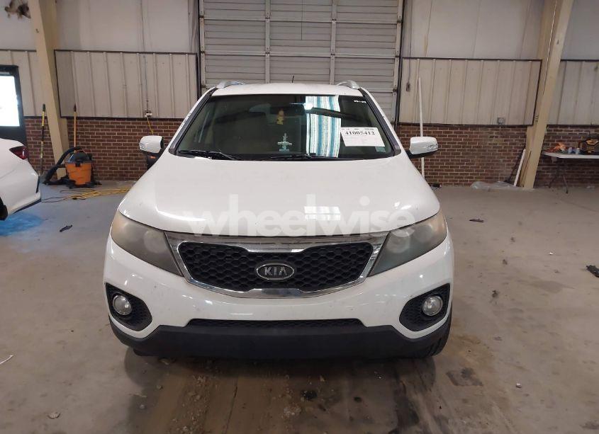 Photo 12 of 2011 Kia Sorento EX (VIN 5XYKU3A11BG008871)