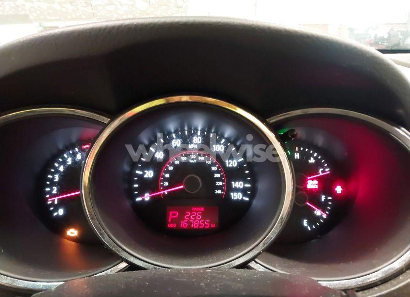 Photo 7 of 2011 Kia Sorento EX (VIN 5XYKU3A11BG008871)