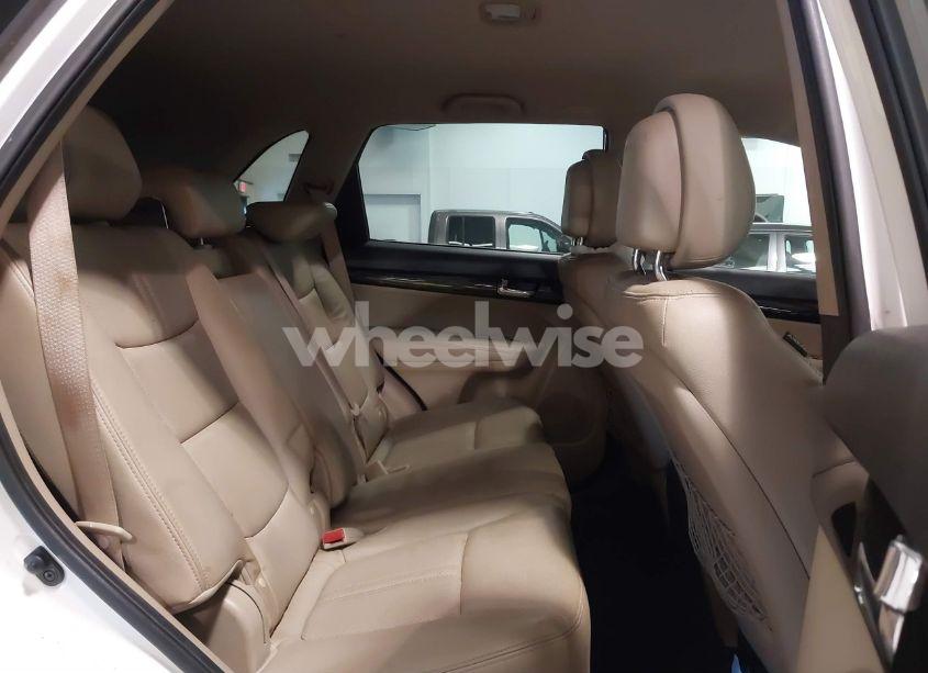 Photo 8 of 2011 Kia Sorento EX (VIN 5XYKU3A11BG008871)