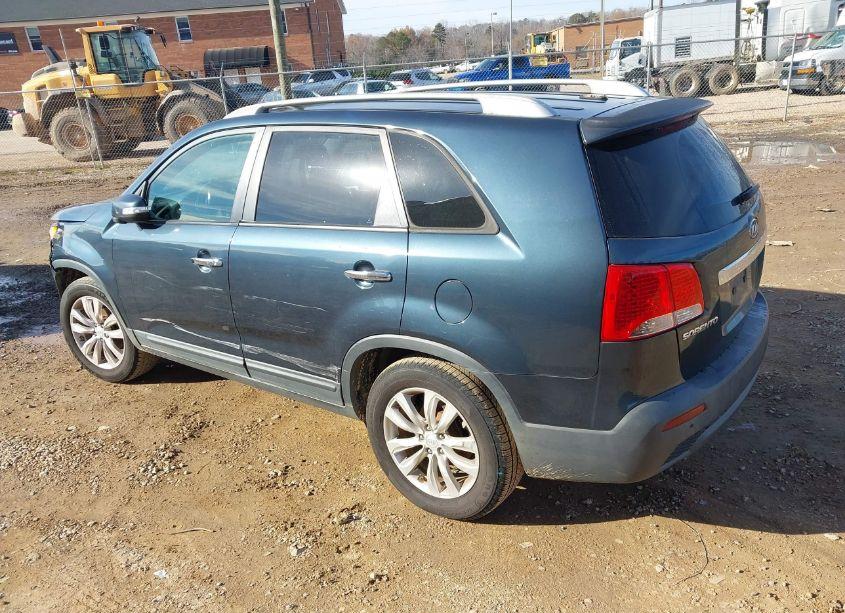 Photo 3 of 2011 Kia Sorento EX (VIN 5XYKU3A11BG072148)