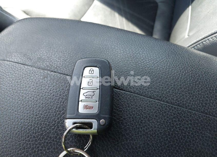 Photo 11 of 2011 Kia Sorento EX (VIN 5XYKU3A11BG096031)