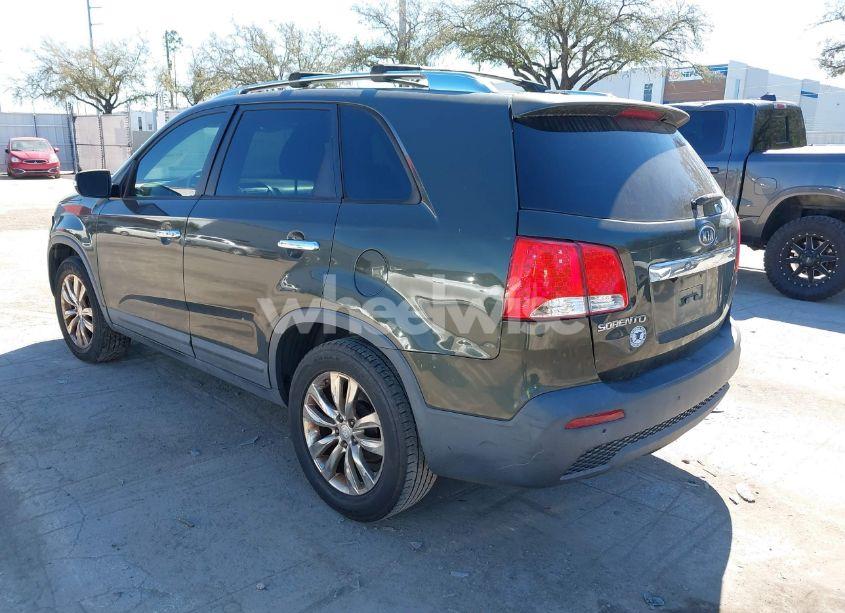 Photo 3 of 2011 Kia Sorento EX (VIN 5XYKU3A11BG096031)