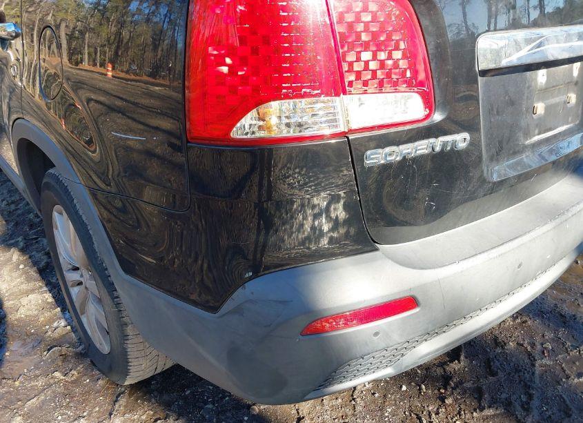 Photo 12 of 2011 Kia Sorento EX (VIN 5XYKU3A12BG070215)