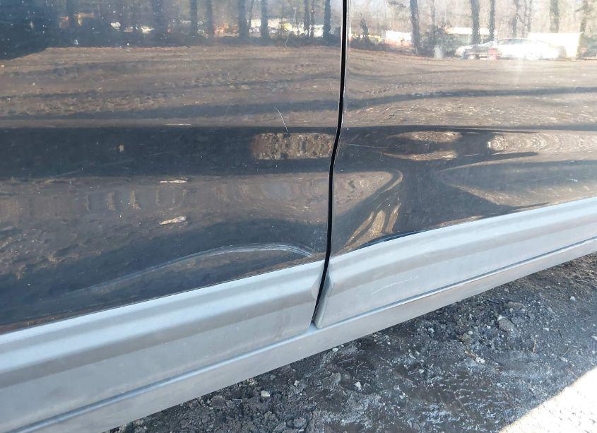 Photo 6 of 2011 Kia Sorento EX (VIN 5XYKU3A12BG070215)