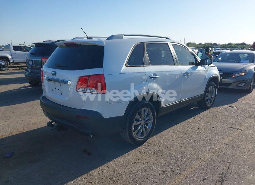 Photo 4 of 2011 Kia Sorento EX (VIN 5XYKU3A12BG103410)