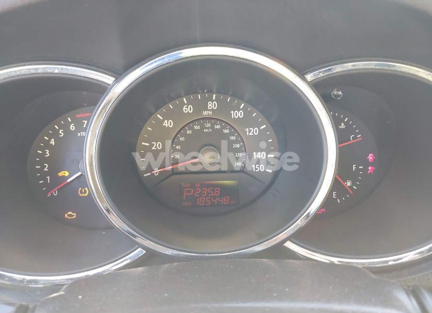 Photo 7 of 2011 Kia Sorento EX (VIN 5XYKU3A12BG103410)