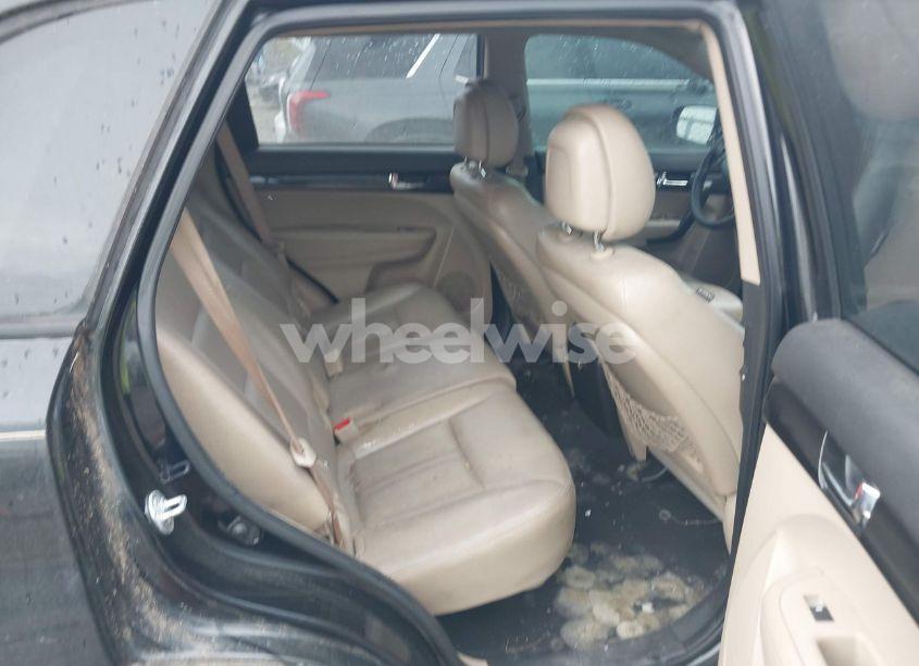 Photo 8 of 2011 Kia Sorento EX (VIN 5XYKU3A14BG015703)