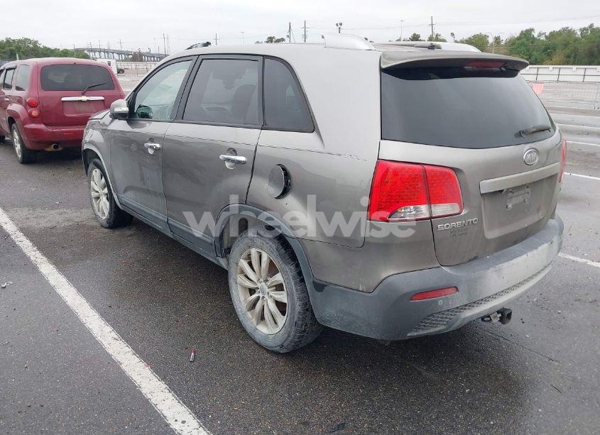 Photo 3 of 2011 Kia Sorento EX (VIN 5XYKU3A14BG021727)