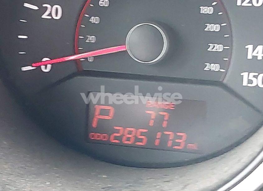 Photo 7 of 2011 Kia Sorento EX (VIN 5XYKU3A14BG021727)