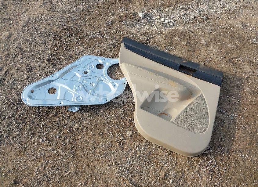 Photo 11 of 2011 Kia Sorento EX (VIN 5XYKU3A14BG028953)