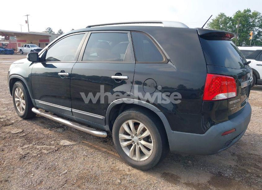 Photo 3 of 2011 Kia Sorento EX (VIN 5XYKU3A14BG028953)