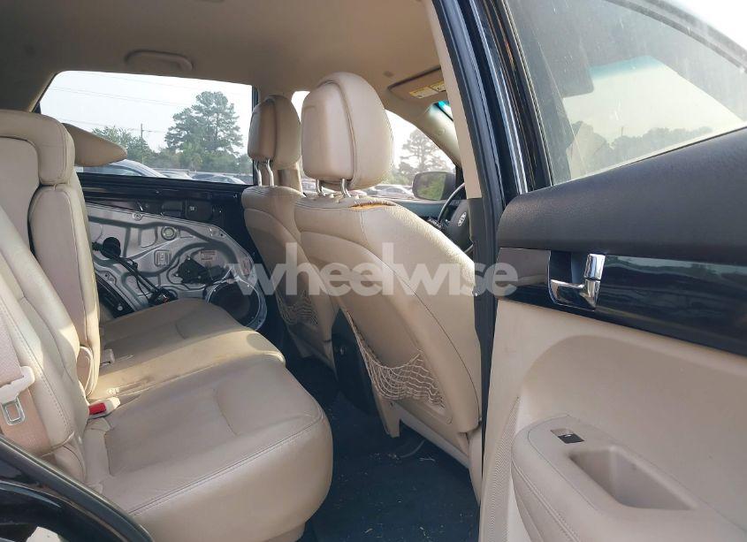 Photo 8 of 2011 Kia Sorento EX (VIN 5XYKU3A14BG028953)