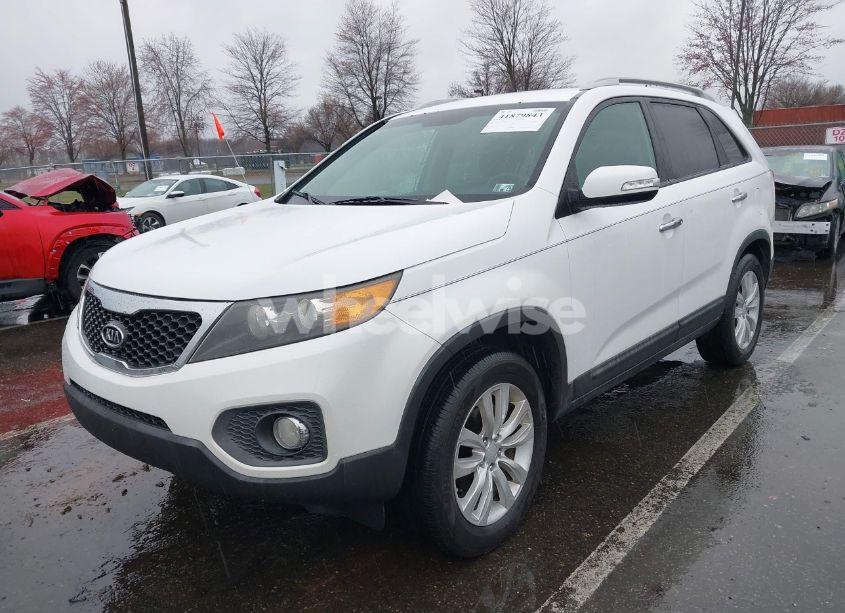 Photo 2 of 2011 Kia Sorento EX (VIN 5XYKU3A14BG089218)