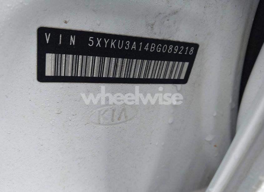 Photo 9 of 2011 Kia Sorento EX (VIN 5XYKU3A14BG089218)